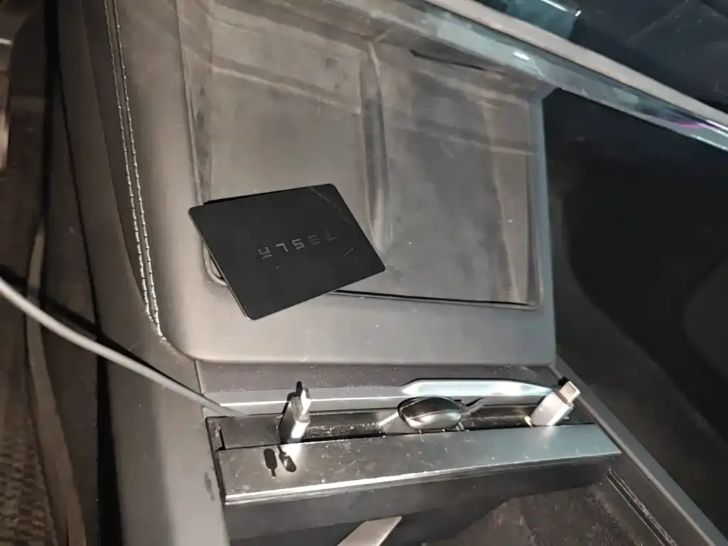 Tesla Model 3 — фото 2