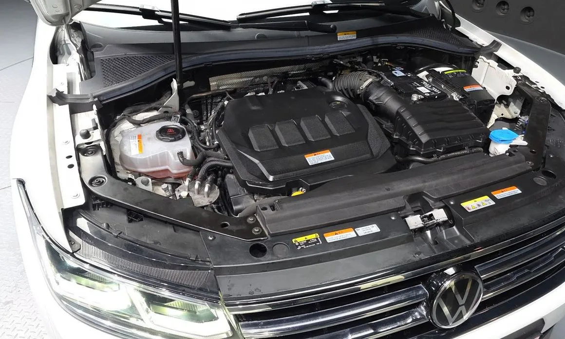 Volkswagen Tiguan — фото 10