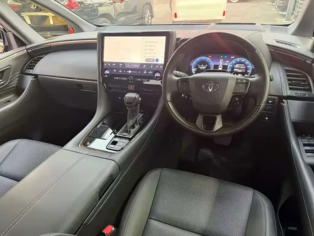 Toyota Alphard — фото 4