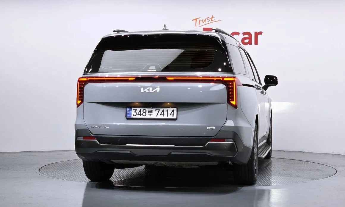 Kia Carnival — фото 5