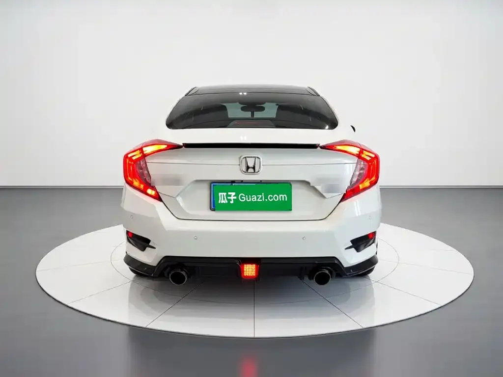 Honda Civic — фото 10