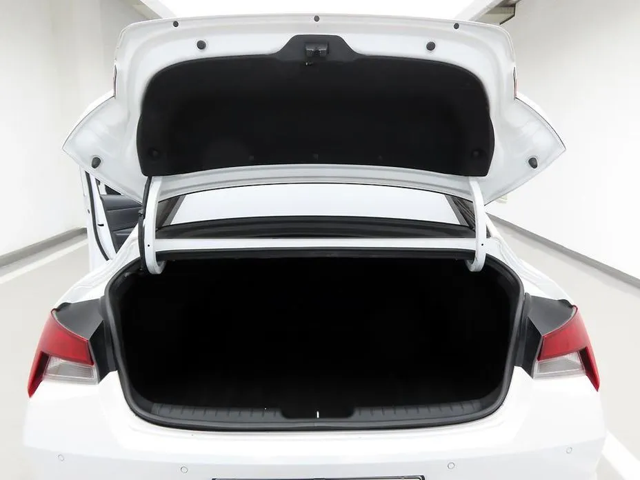 Hyundai AVANTE — фото 9