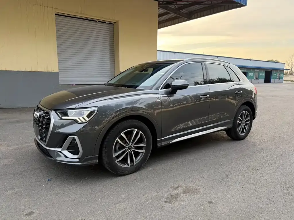 Audi Q3 — фото 1