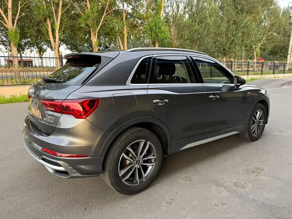 Audi Q3 — фото 10