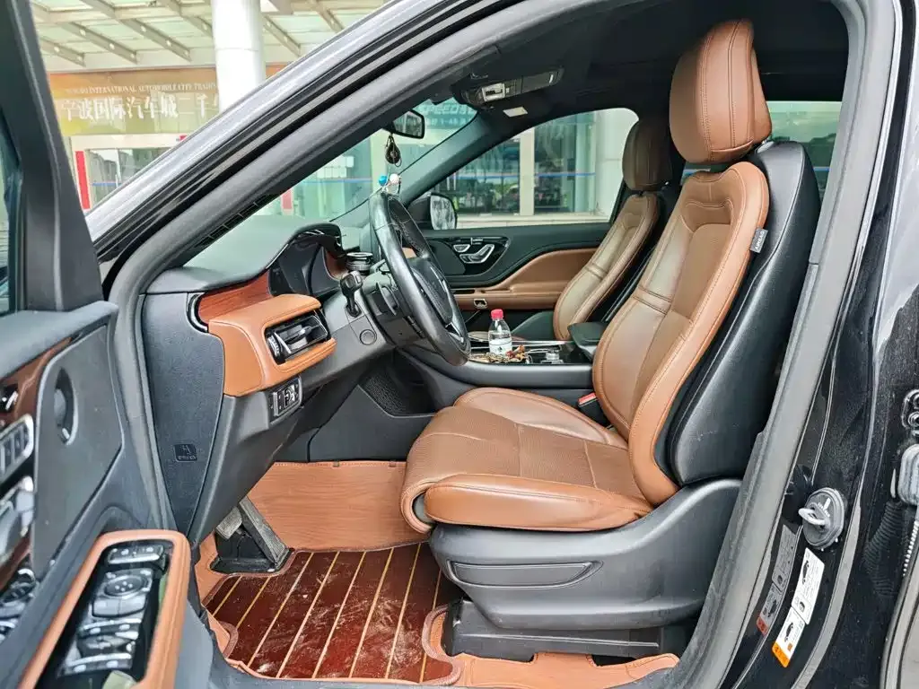 Lincoln Aviator — фото 4
