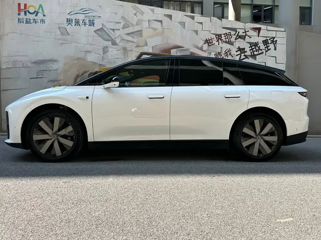 Li Auto i6 — фото 9
