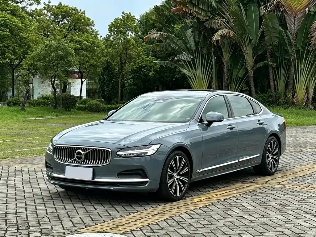 Volvo S90 — фото 1