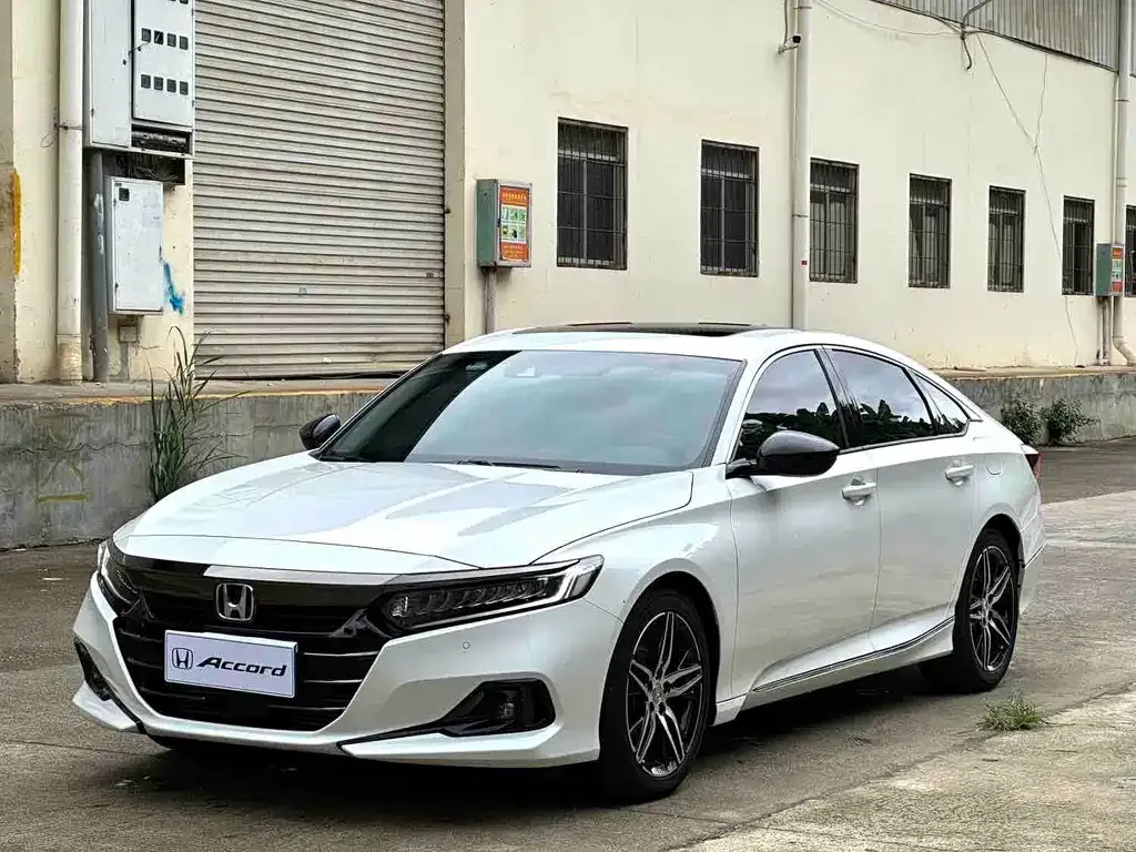 Honda Accord — фото 1
