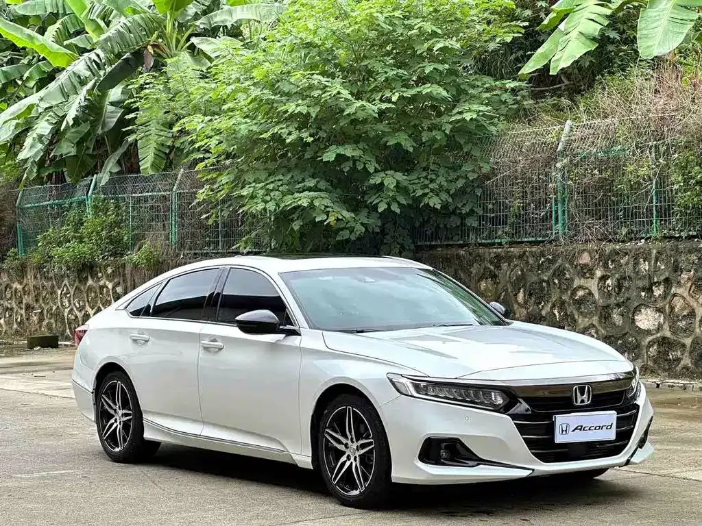 Honda Accord — фото 8