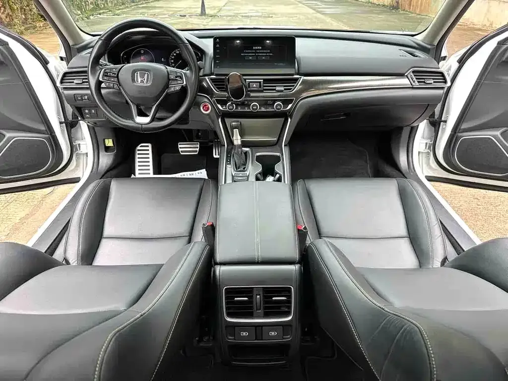 Honda Accord — фото 4