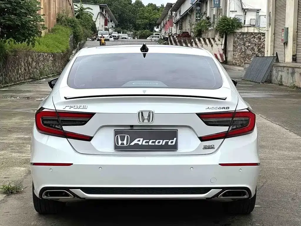Honda Accord — фото 6