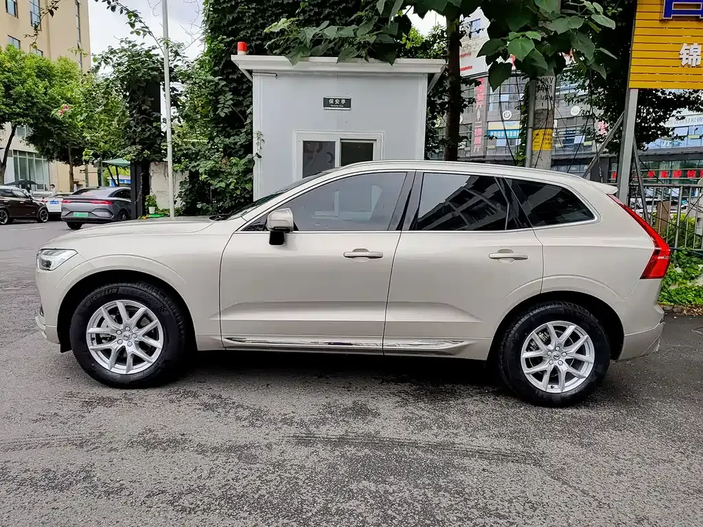Volvo XC60 2021 из CN, фото 8