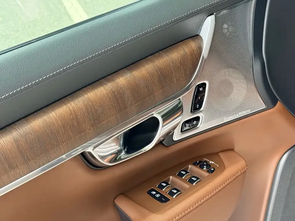 Volvo S90 — фото 3