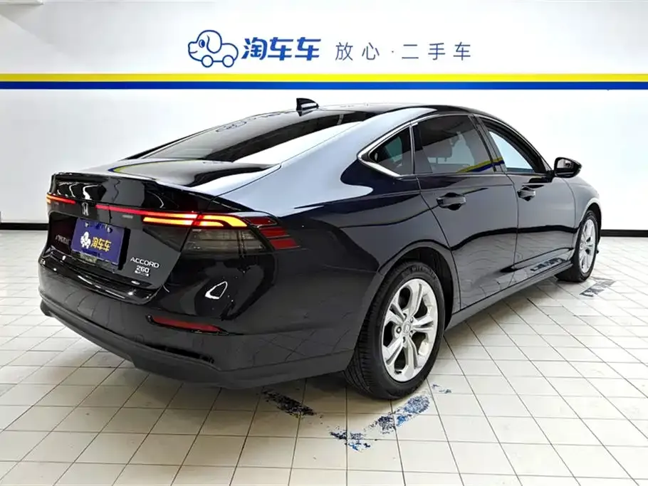 Honda Accord — фото 8