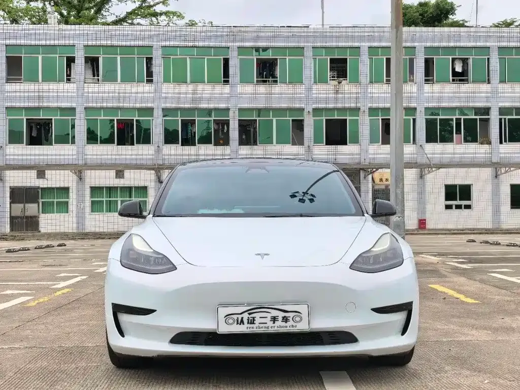 Tesla Model 3 — фото 3