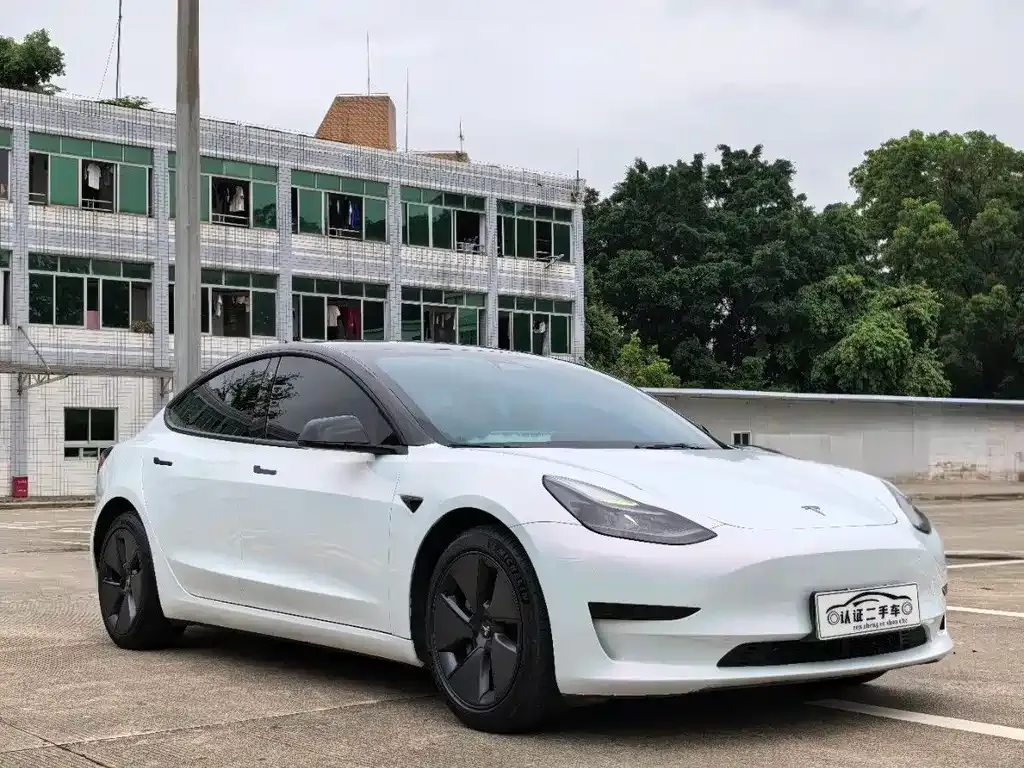 Tesla Model 3 — фото 8