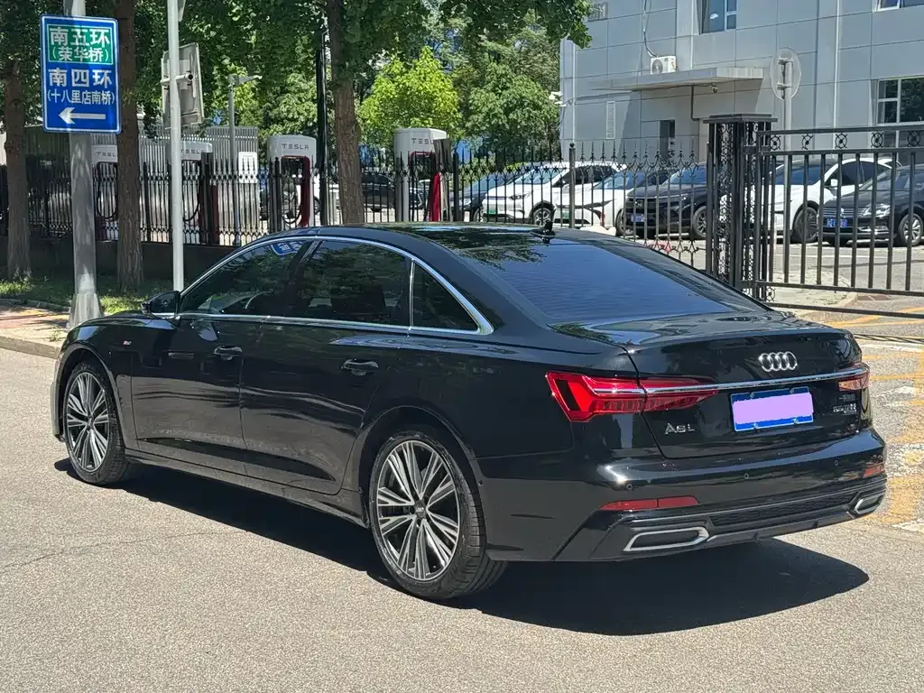 Audi A6L — фото 9