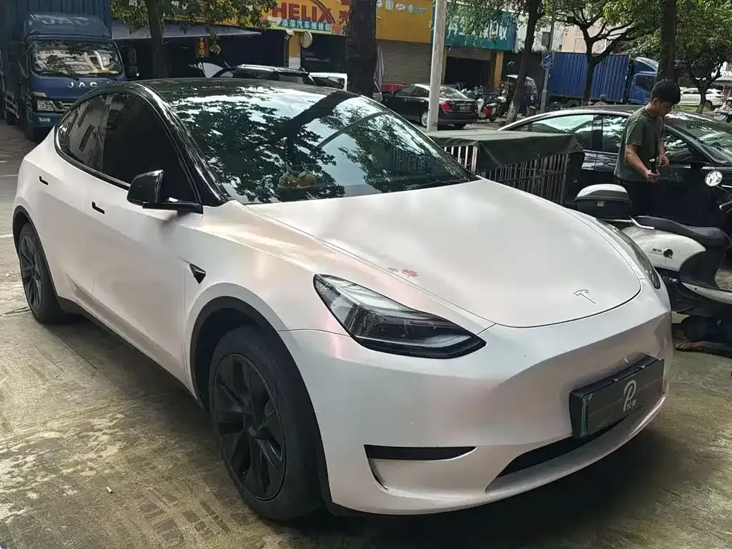Tesla Model Y — фото 7