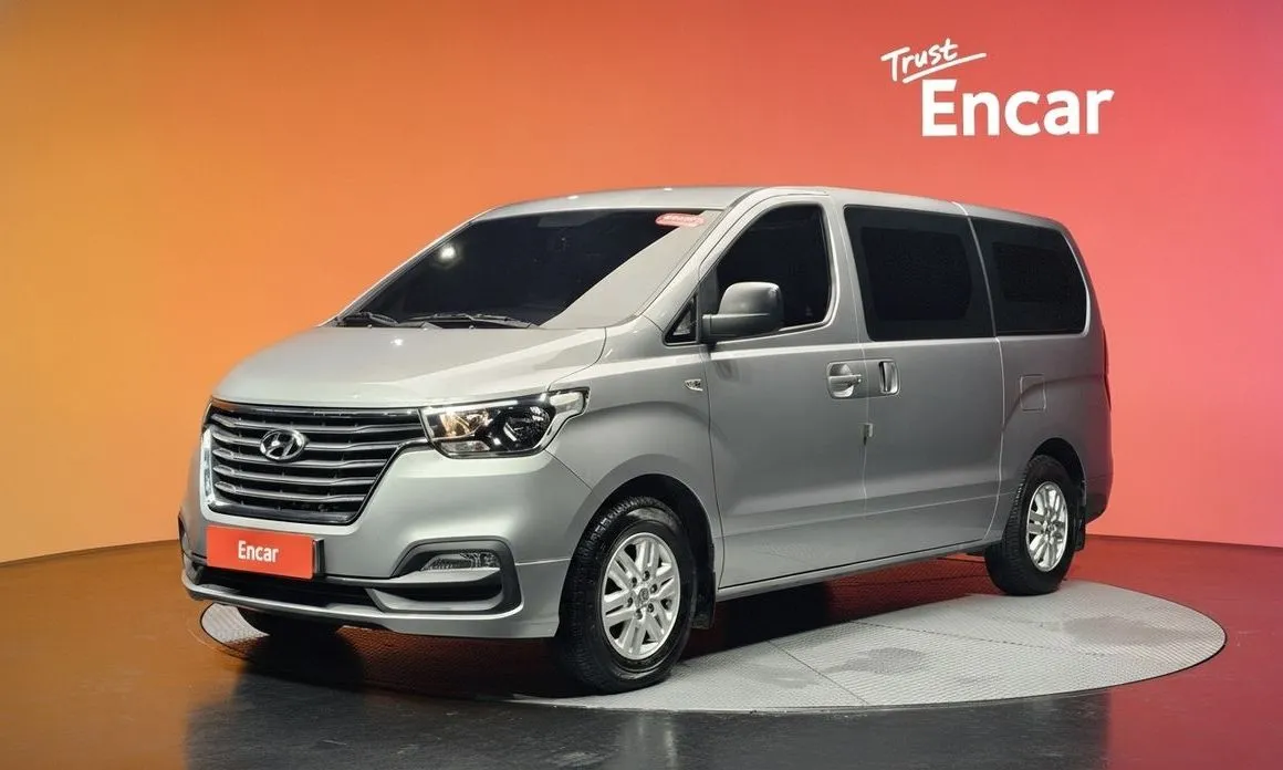 Hyundai Starex — фото 1