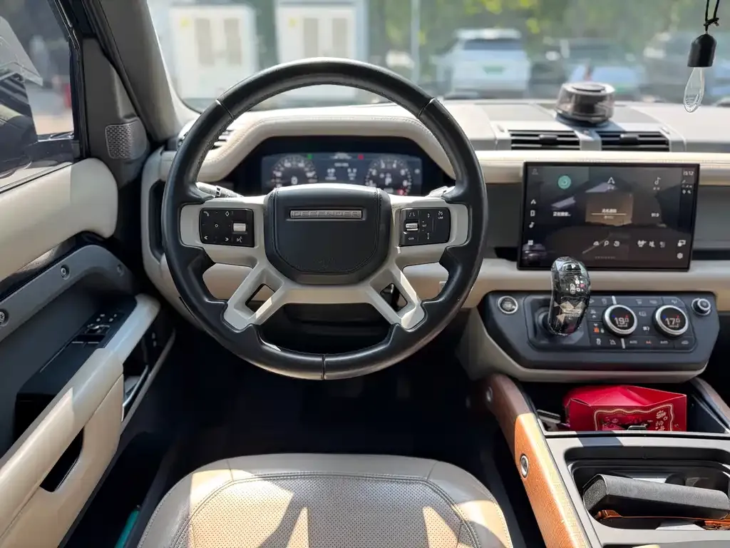 Land Rover Defender — фото 2