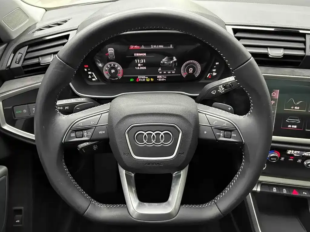 Audi Q3 — фото 7