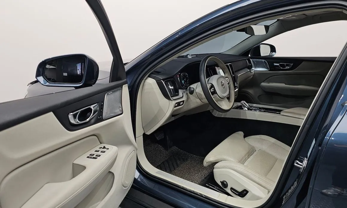 Volvo V60 2021 из KR, фото 4