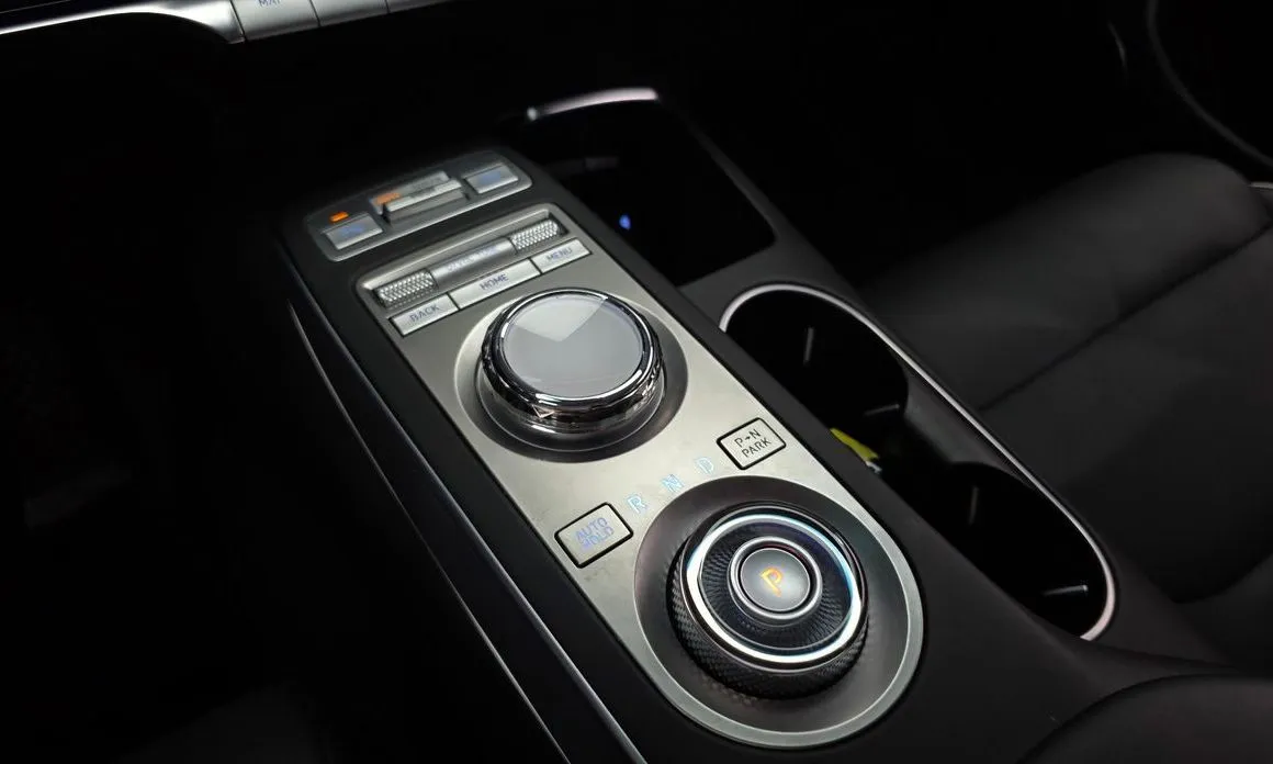 Genesis GV70 — фото 2