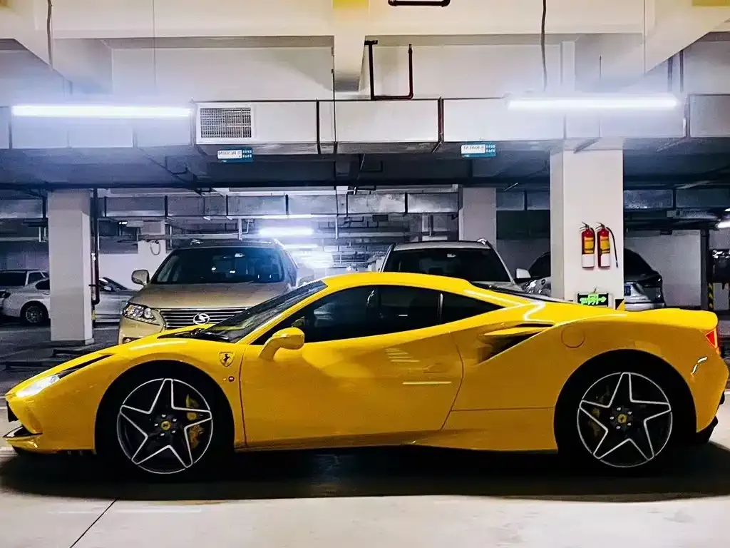 Ferrari F8 — фото 6