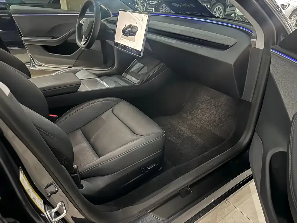 Tesla Model 3 — фото 6