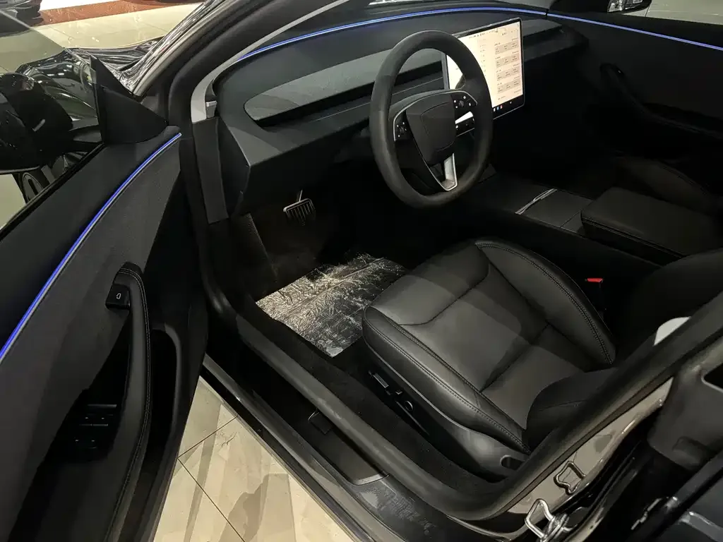 Tesla Model 3 — фото 5