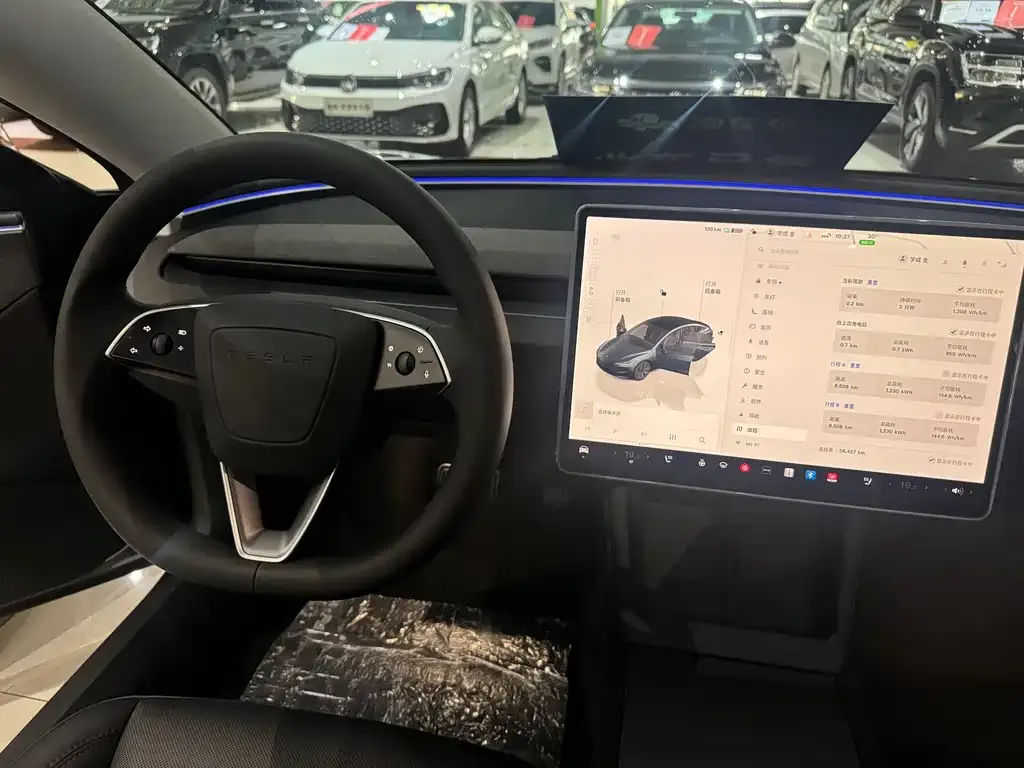 Tesla Model 3 — фото 7