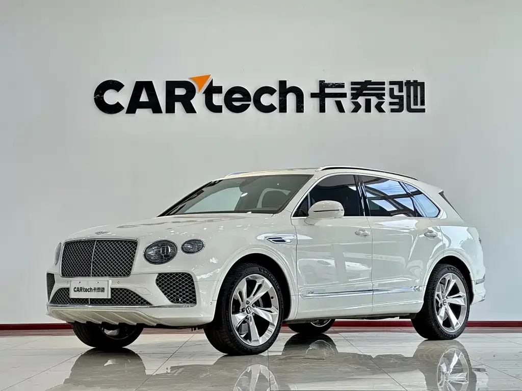 Bentley Bentayga — фото 1