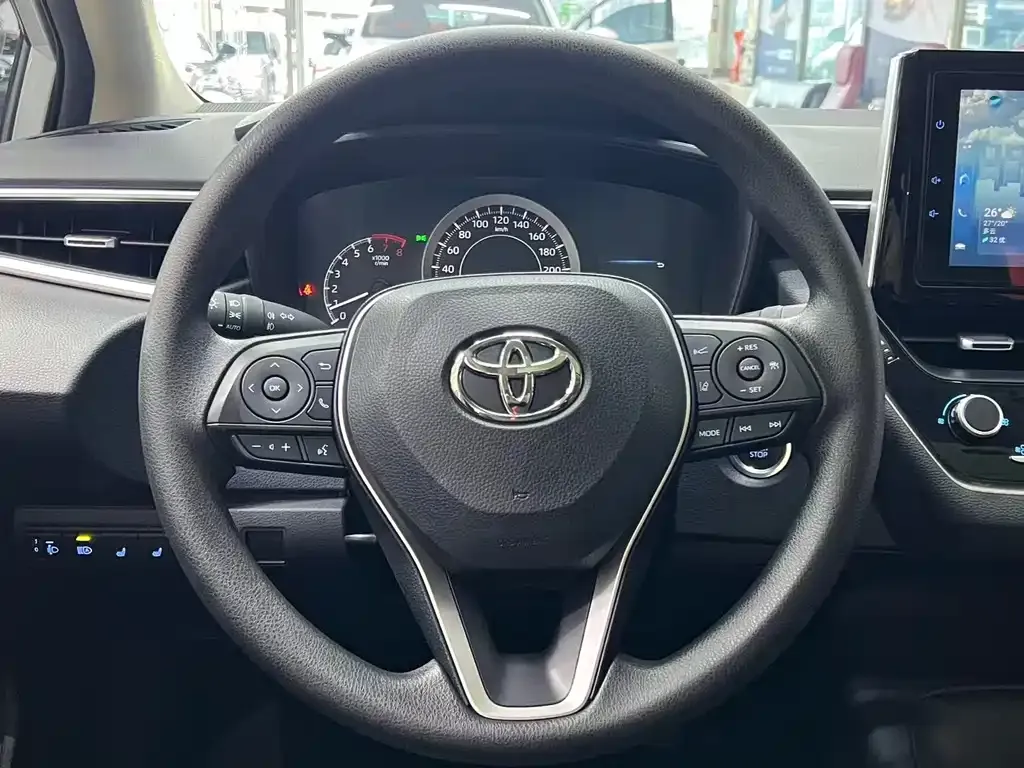 Toyota Corolla — фото 10