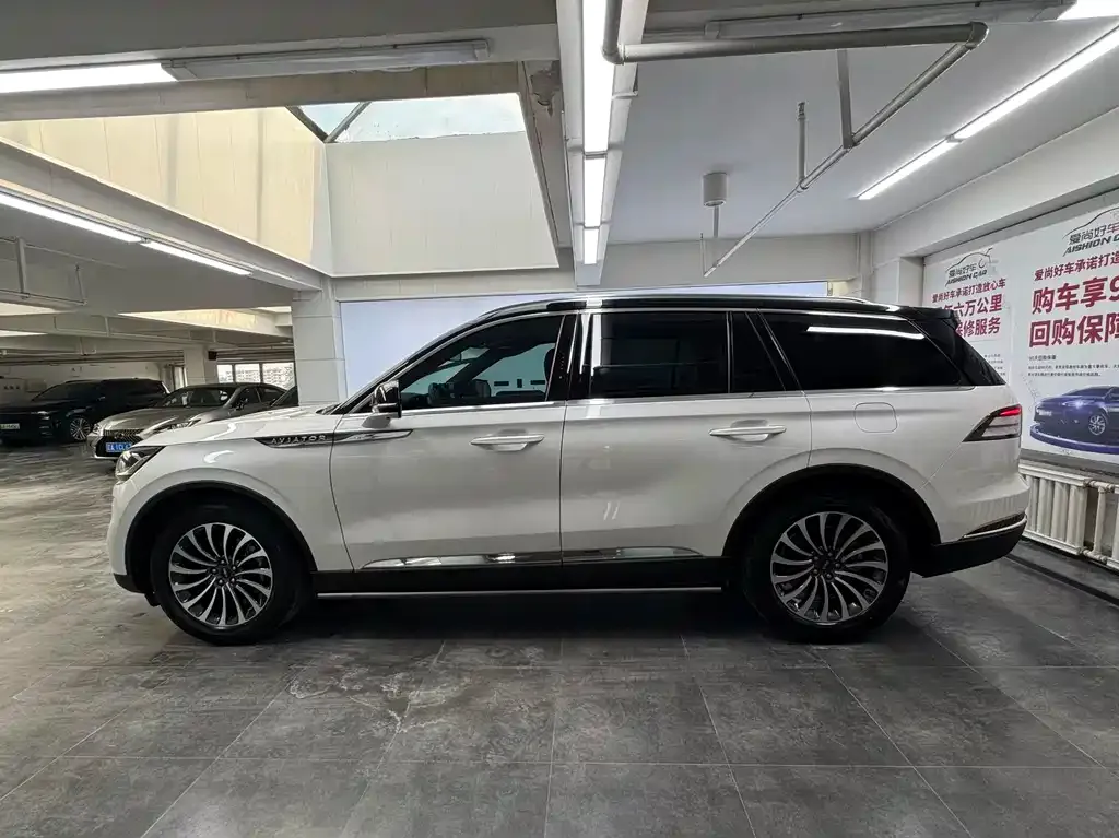 Lincoln Aviator — фото 10