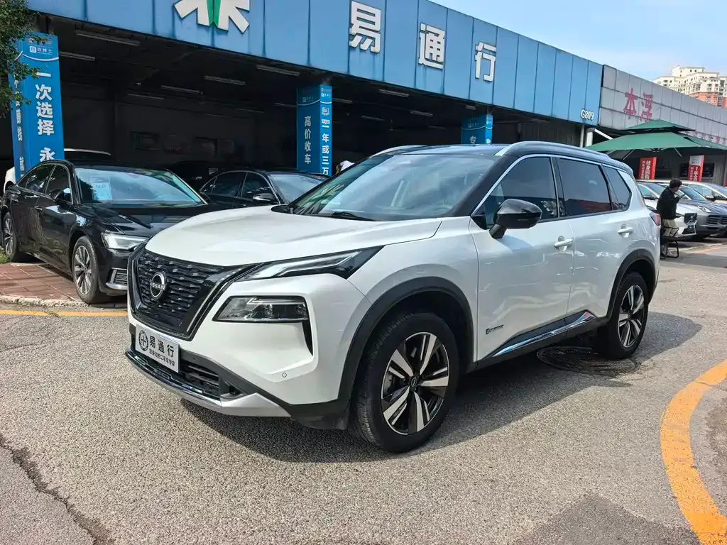 Nissan X-Trail — фото 1