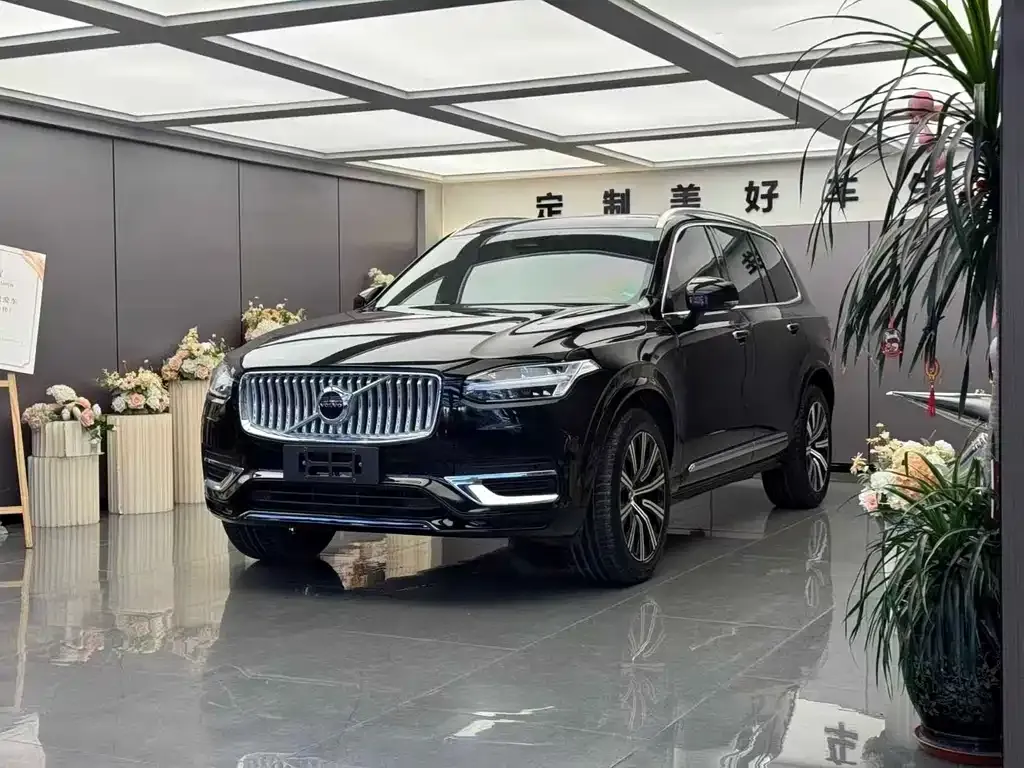 Volvo XC90 — фото 1