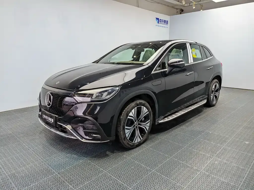 Mercedes-Benz EQE SUV — фото 1