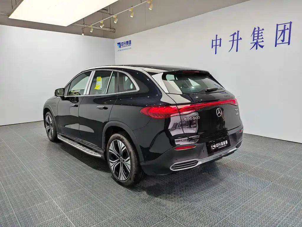 Mercedes-Benz EQE SUV — фото 9
