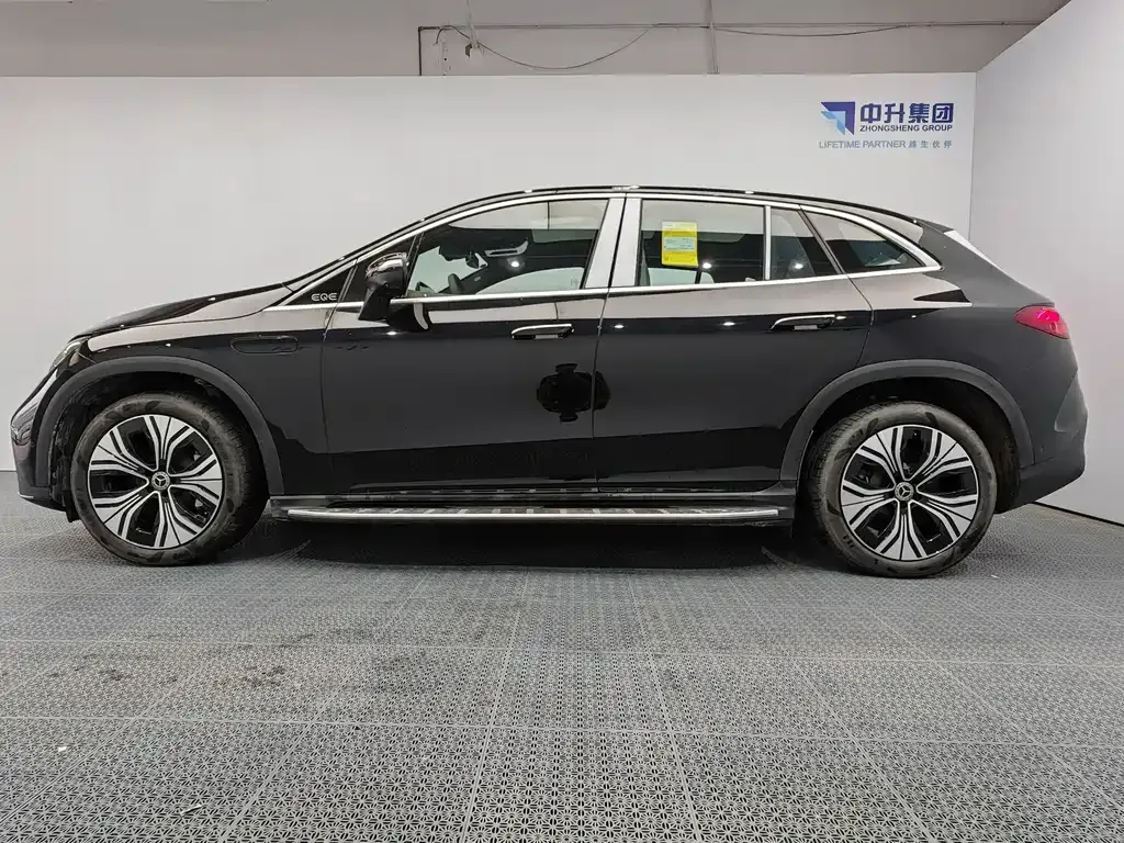 Mercedes-Benz EQE SUV — фото 10