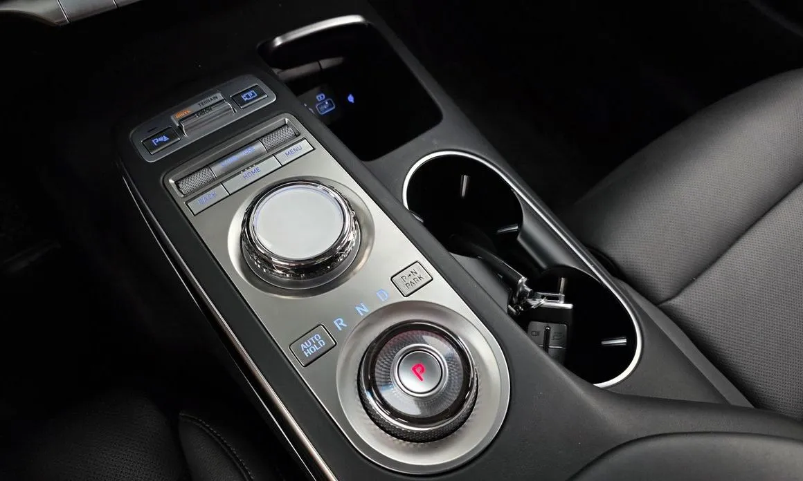 Genesis GV70 — фото 10
