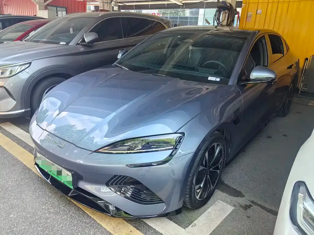 BYD Seal — фото 1