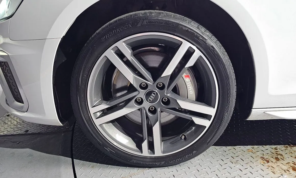 Audi A4 2021 из KR, фото 8