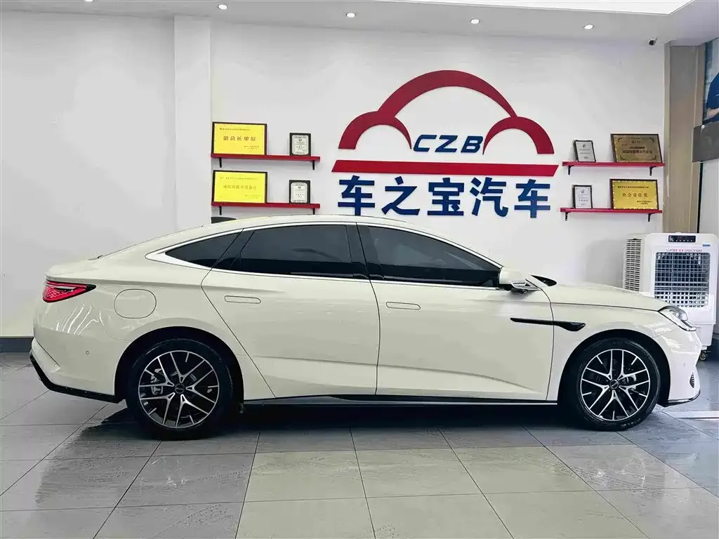 BYD Seal 07 DM-i — фото 6