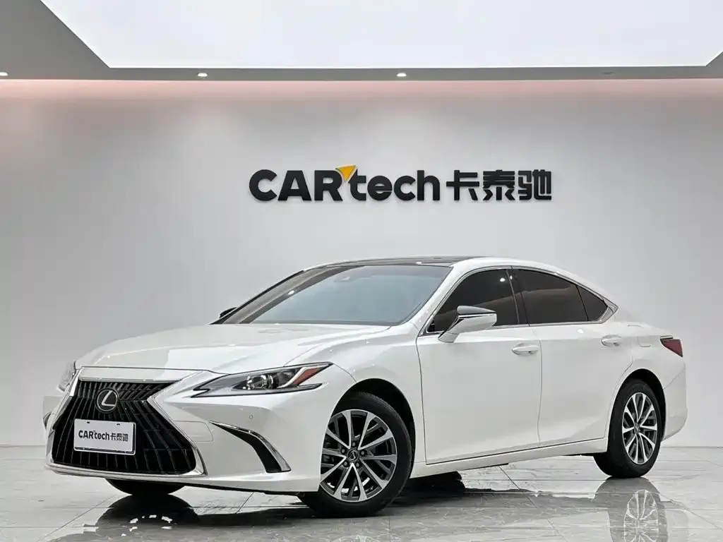 Lexus ES — фото 1