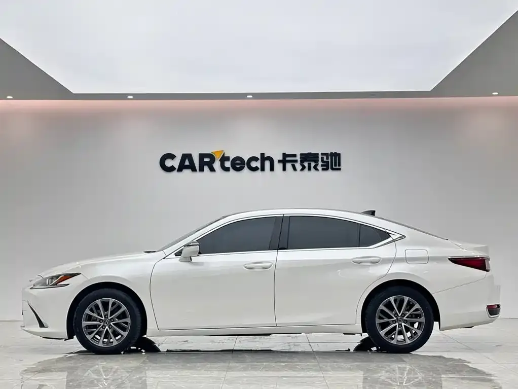 Lexus ES — фото 4