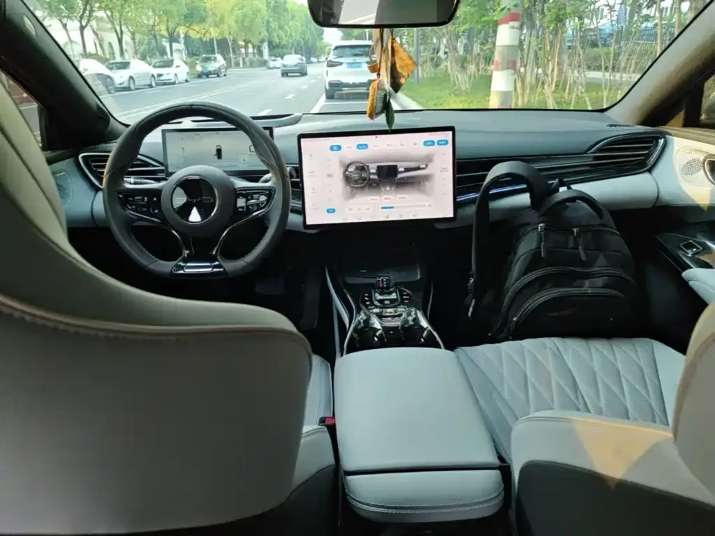 BYD Seal — фото 9