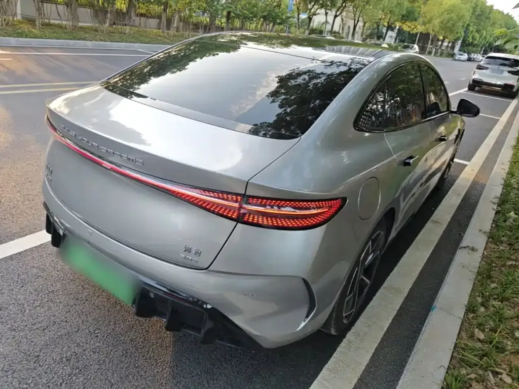 BYD Seal — фото 10