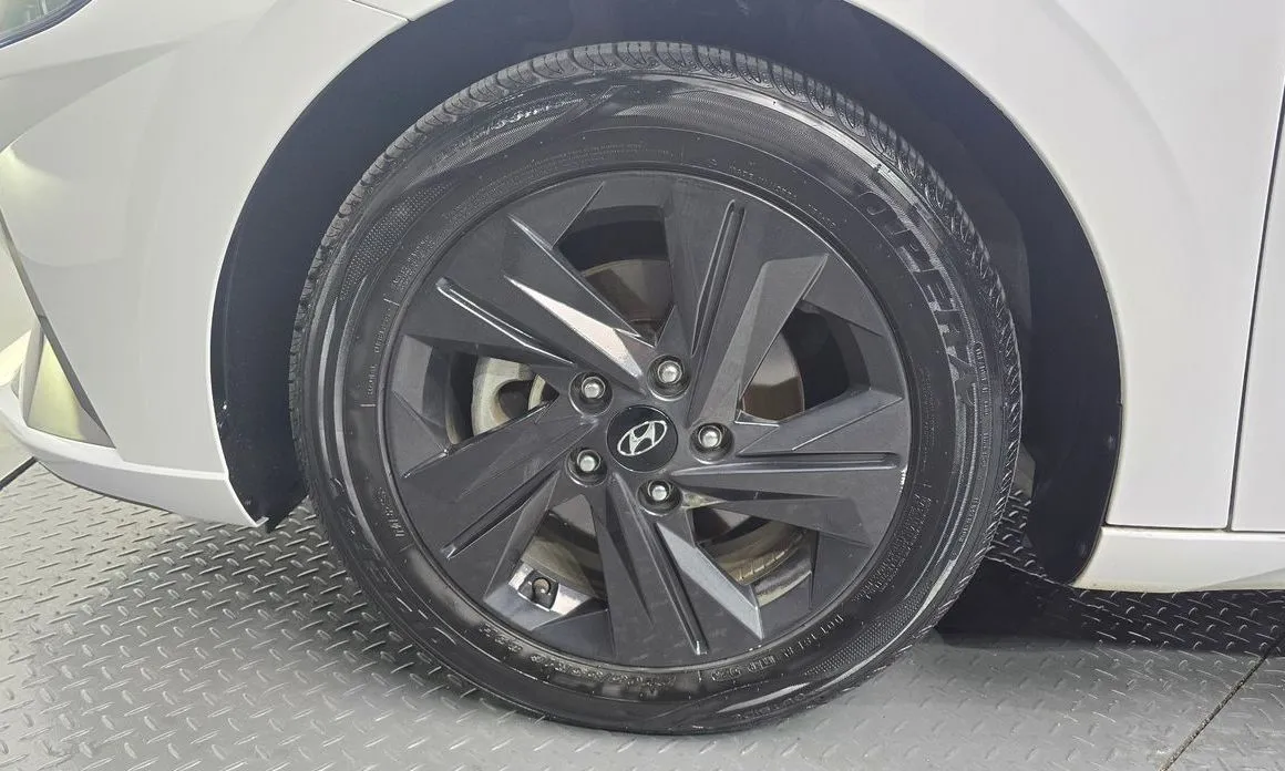 Hyundai AVANTE — фото 10