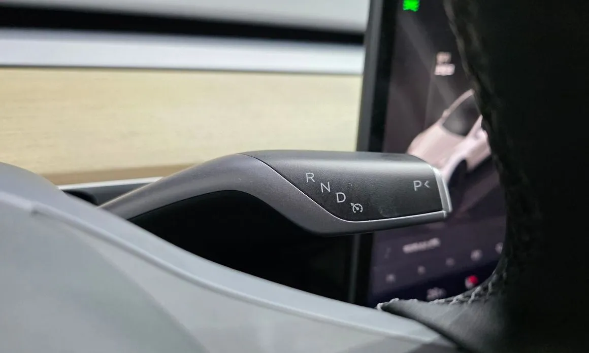 Tesla Model Y 2023 из KR, фото 2