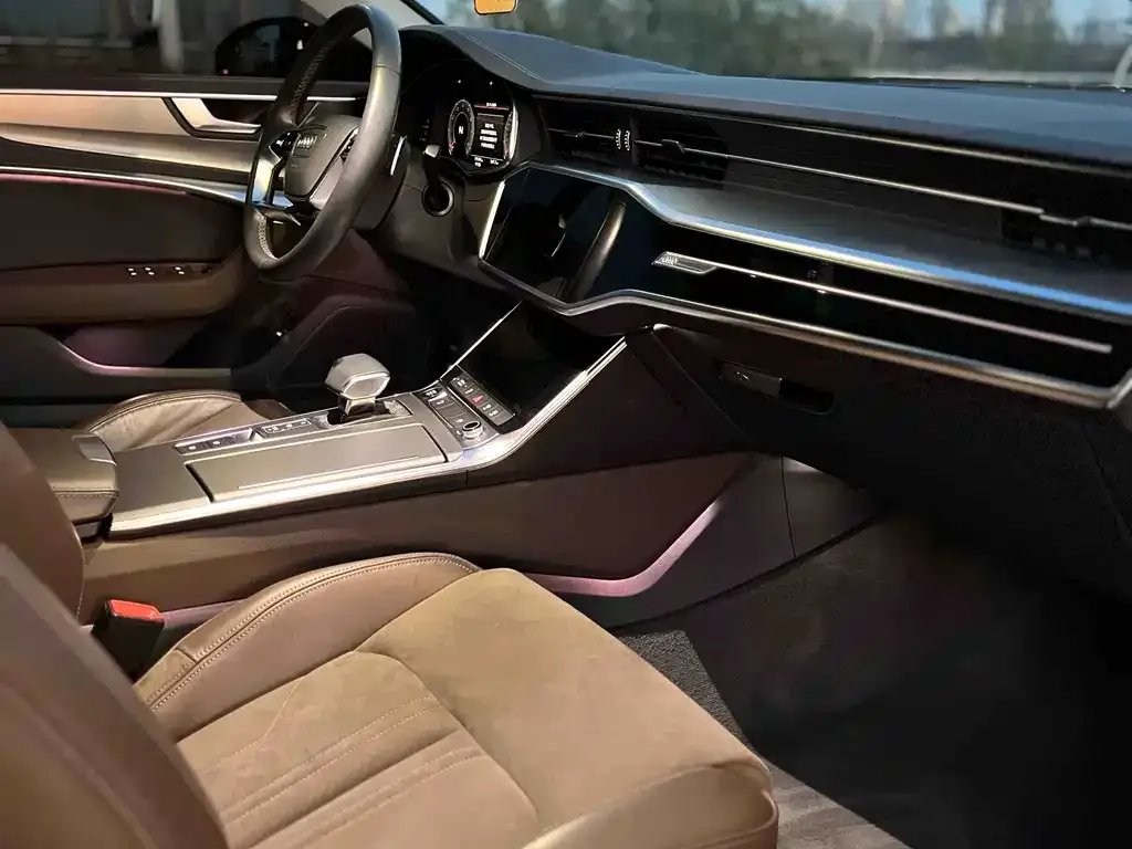 Audi A7L — фото 5